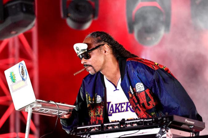 10 Black Celebs Who Are Cashing Into The Cannabis Industry 10 Black Celebs Who Are Cashing Into The Cannabis Industry