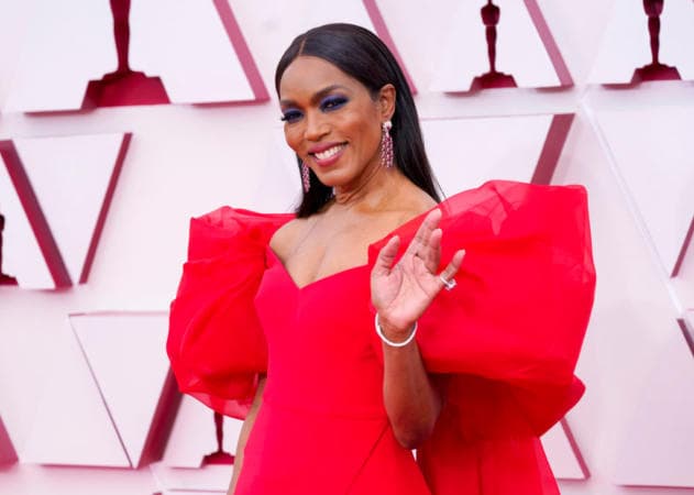 How Angela Bassett's $450K Record-Breaking Salary Compares To That Of The Highest-Paid Actresses In Hollywood How Angela Bassett's $450K Record-Breaking Salary Compares To That Of The Highest-Paid Actresses In Hollywood