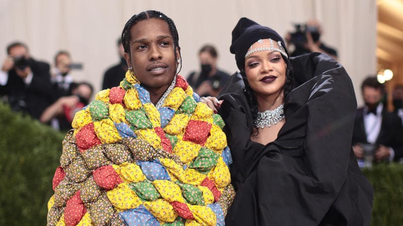 Rihanna Sets New Trends With Pregnancy News As Searches For 'Pink Padded Coats' Skyrockets Rihanna Sets New Trends With Pregnancy News As Searches For 'Pink Padded Coats' Skyrockets