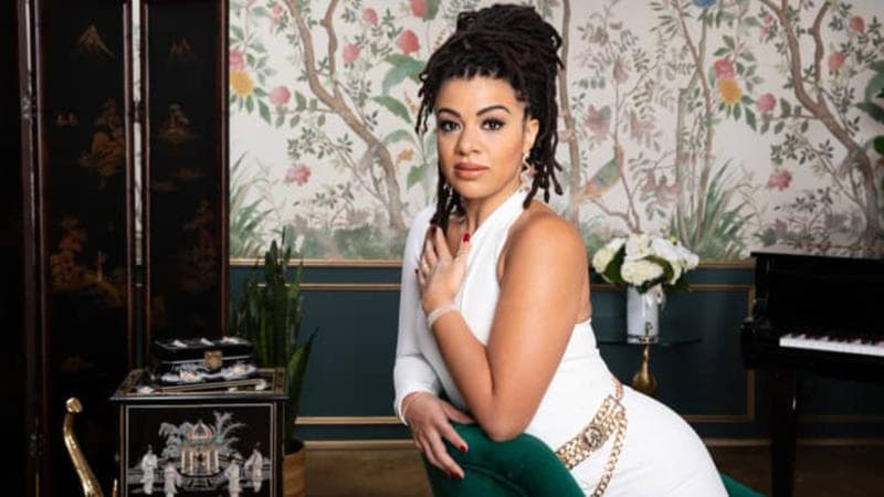 33-Year-Old Candiss Pitts Says She Now Brings In $119K Per Month After Quitting Her Job To Follow Her Calling 33-Year-Old Candiss Pitts Says She Now Brings In $119K Per Month After Quitting Her Job To Follow Her Calling