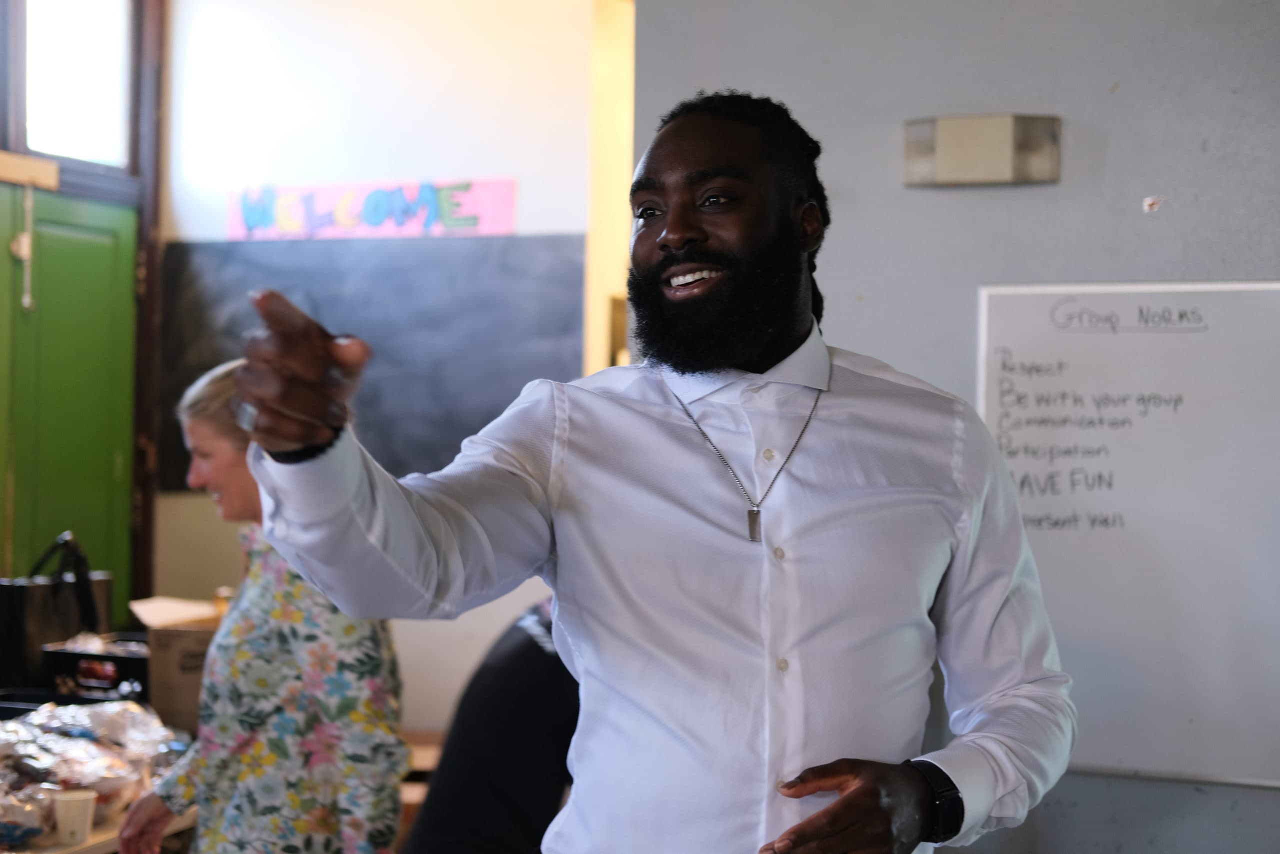 Saints Linebacker Demario Davis Teams Up With Local New Orleans Organizations To Teach The Power Of Web3 To The Youth Saints Linebacker Demario Davis Teams Up With Local New Orleans Organizations To Teach The Power Of Web3 To The Youth