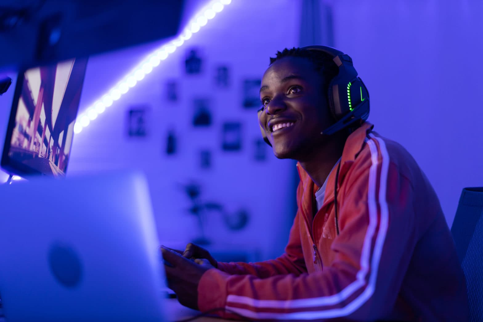 Benedict College Becomes The First HBCU To Offer An Esports Degree Track To Help Students Tap Into The Billion-Dollar Industry Benedict College Becomes The First HBCU To Offer An Esports Degree Track To Help Students Tap Into The Billion-Dollar Industry