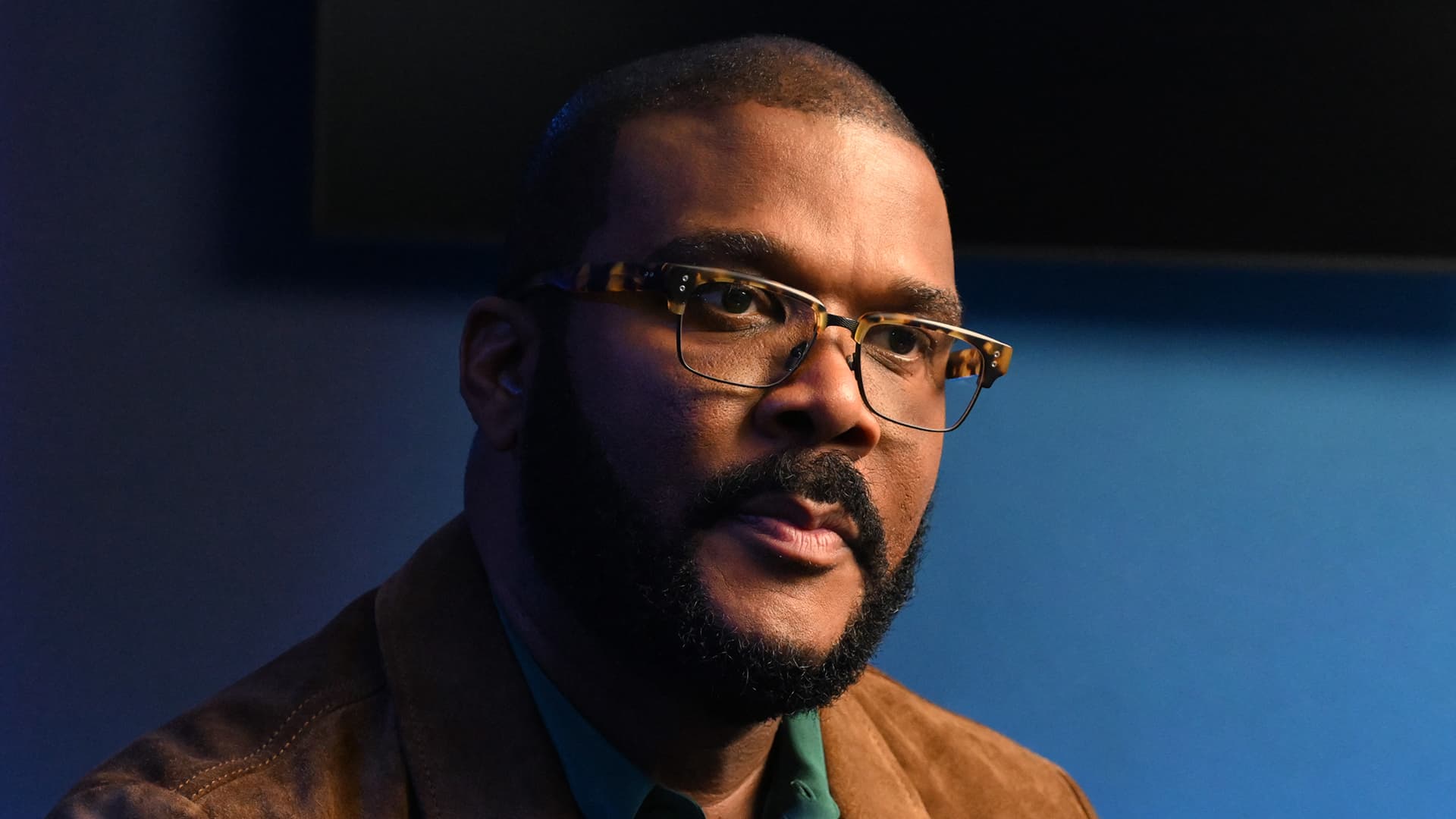 Billionaire Tyler Perry Steps In To Pay Mortgage For 85-Year-Old Woman Billionaire Tyler Perry Steps In To Pay Mortgage For 85-Year-Old Woman