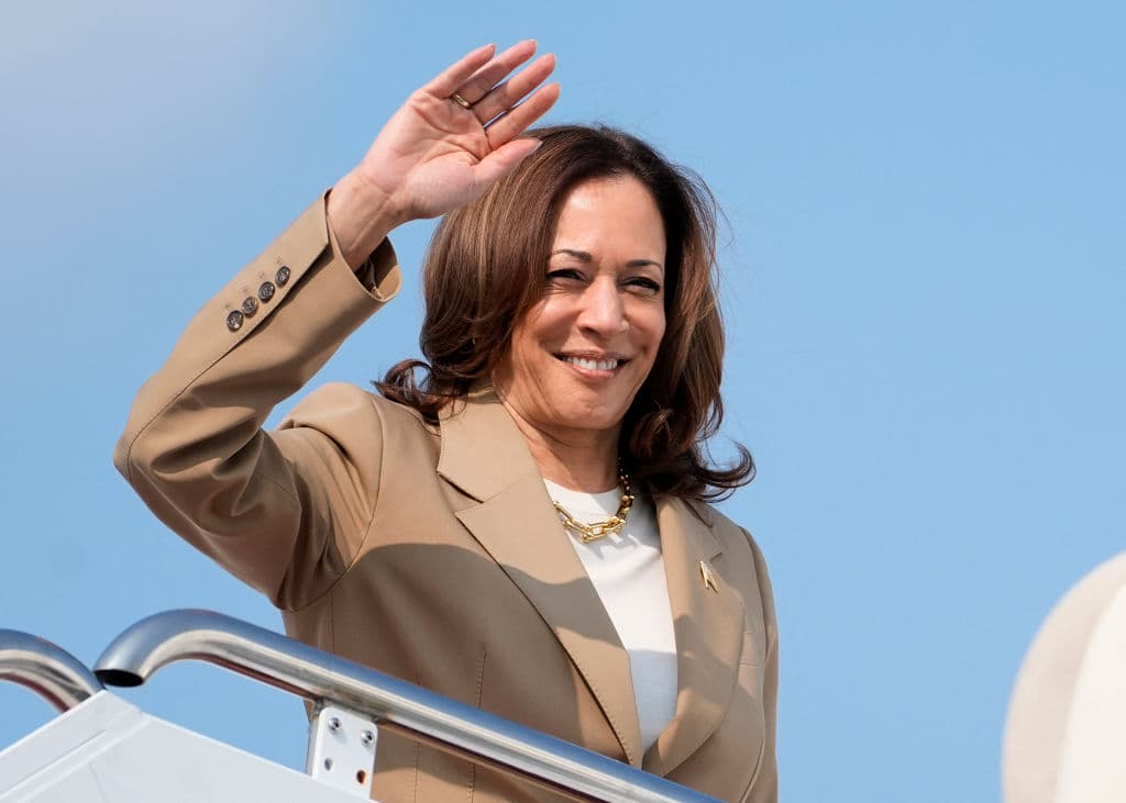 Vice President Kamala Harris Pays A Visit To Beloved Black-Owned Eatery in Atlanta, GA Vice President Kamala Harris Pays A Visit To Beloved Black-Owned Eatery in Atlanta, GA