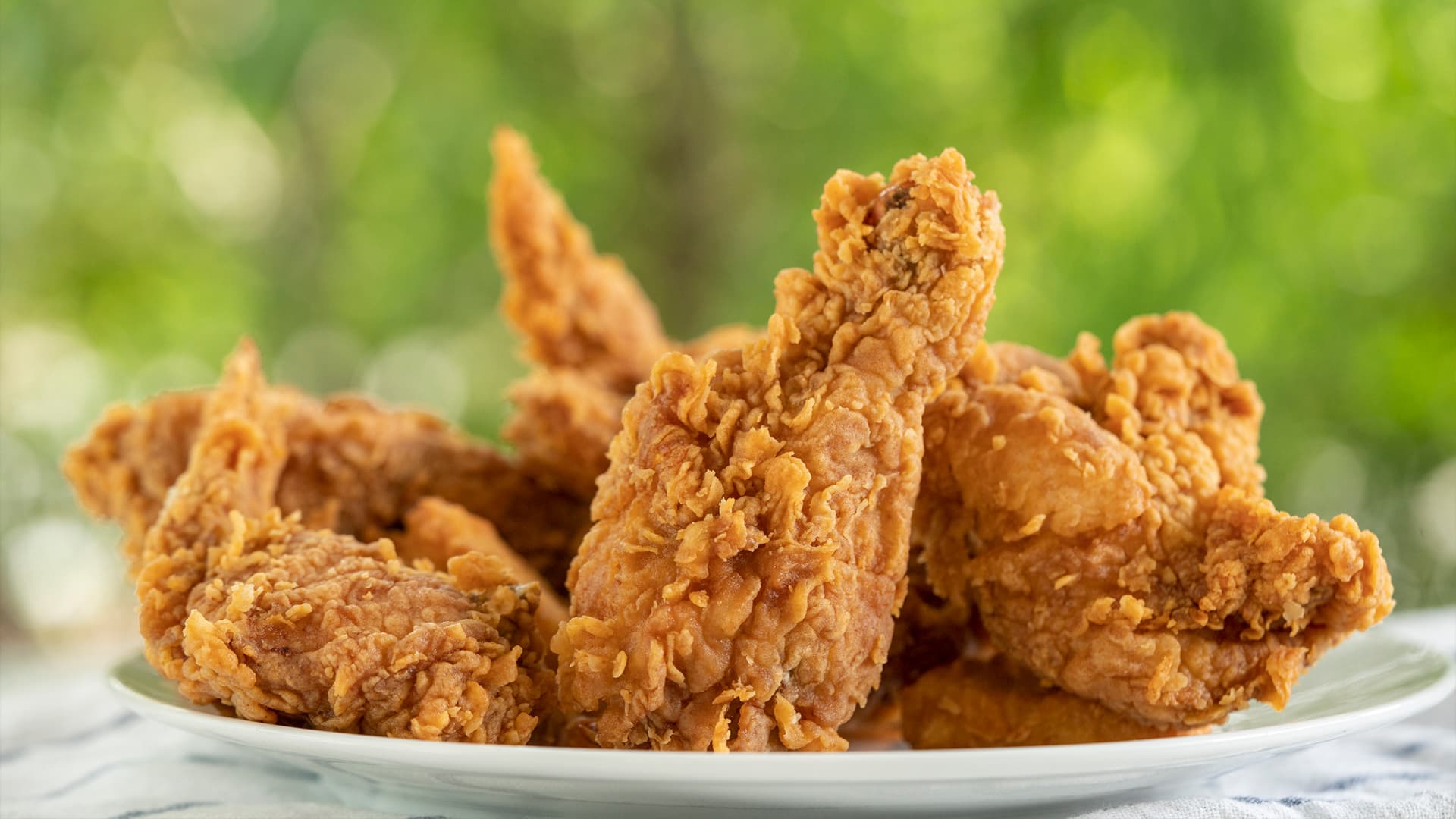 This 40-Year-Old Black-Owned Restaurant Received Oprah's Stamp Of Approval On Multiple Occasions — Today, It Has Expanded To Its 18th Location This 40-Year-Old Black-Owned Restaurant Received Oprah's Stamp Of Approval On Multiple Occasions — Today, It Has Expanded To Its 18th Location