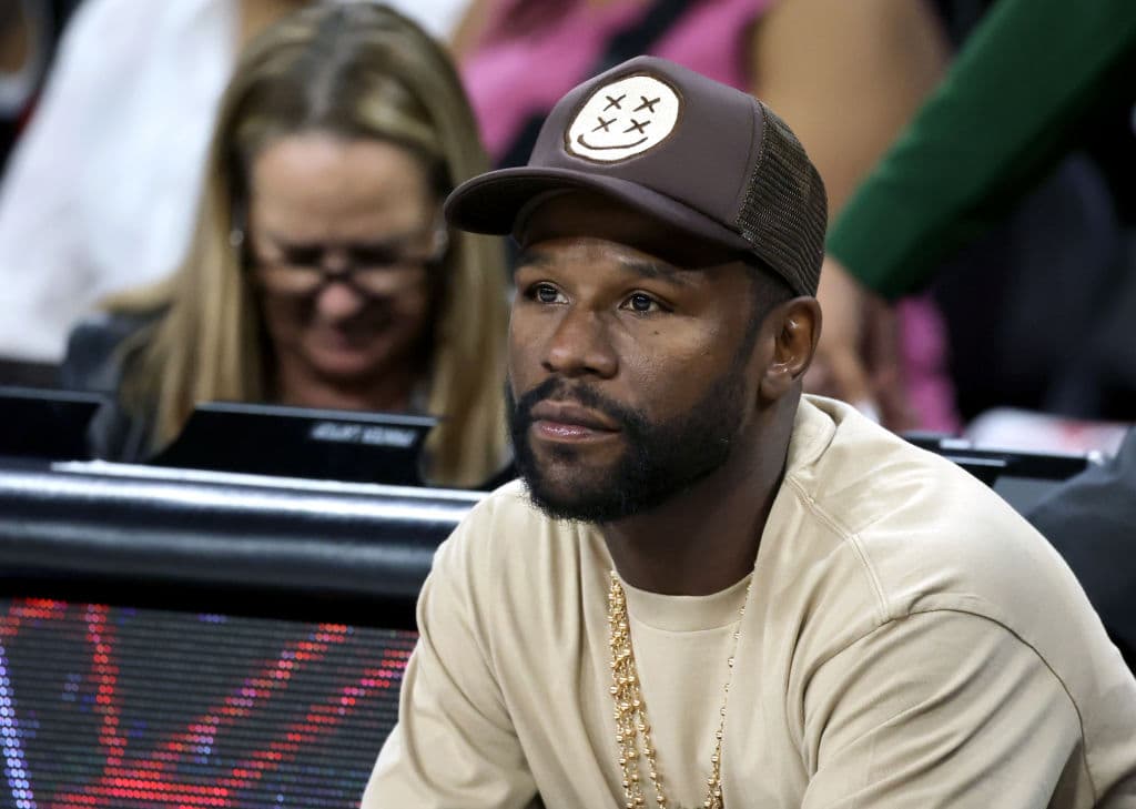 Floyd Mayweather Reportedly Closes On A $402M Real Estate Deal To Provide Affordable Housing In New York Floyd Mayweather Reportedly Closes On A $402M Real Estate Deal To Provide Affordable Housing In New York