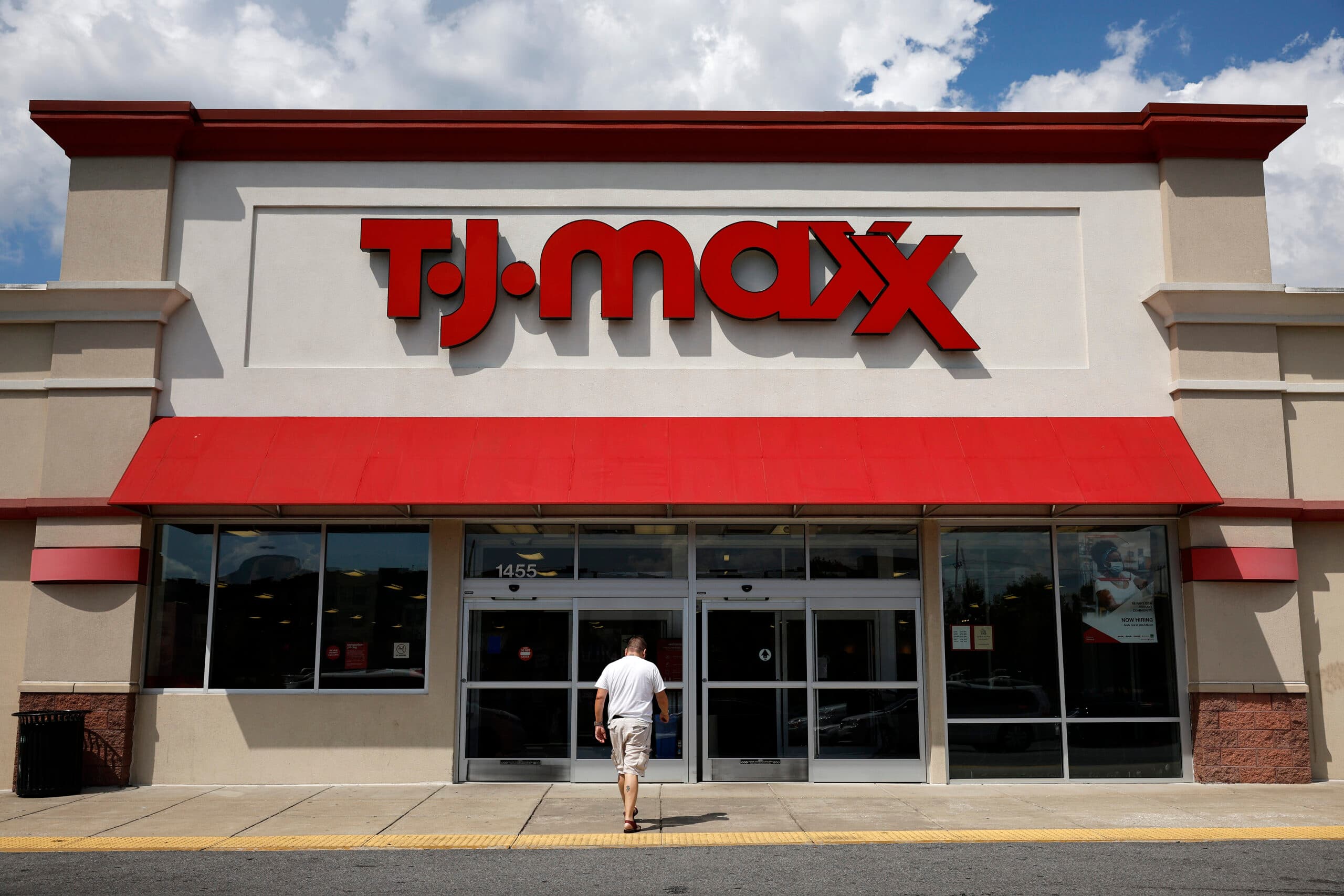 TJ Maxx's DEI Initiatives Include A Focus On Promoting Women And People Of Color TJ Maxx's DEI Initiatives Include A Focus On Promoting Women And People Of Color