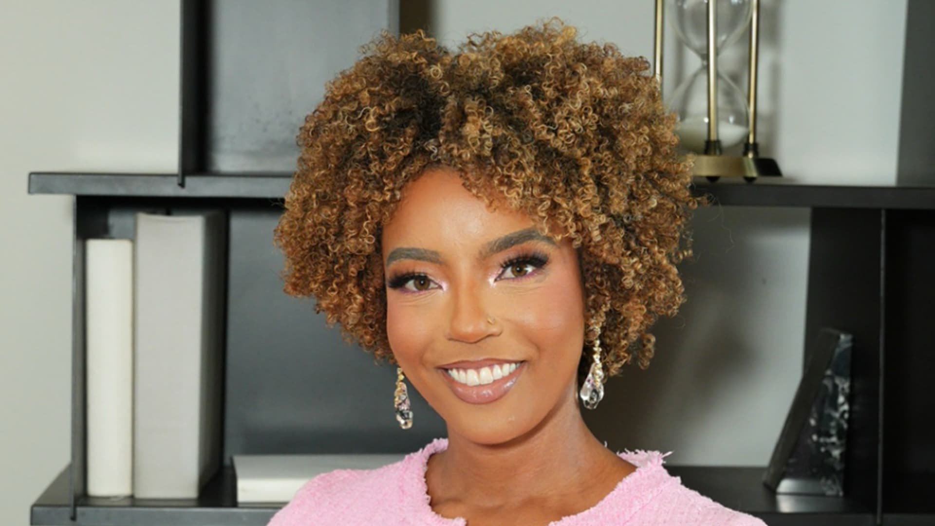 Why Exit Founder Morgan Hewett Didn't Explore Alternative Funding Options When She Raised $6M In VC For Her AI-Powered Telehealth Startup Why Exit Founder Morgan Hewett Didn't Explore Alternative Funding Options When She Raised $6M In VC For Her AI-Powered Telehealth Startup