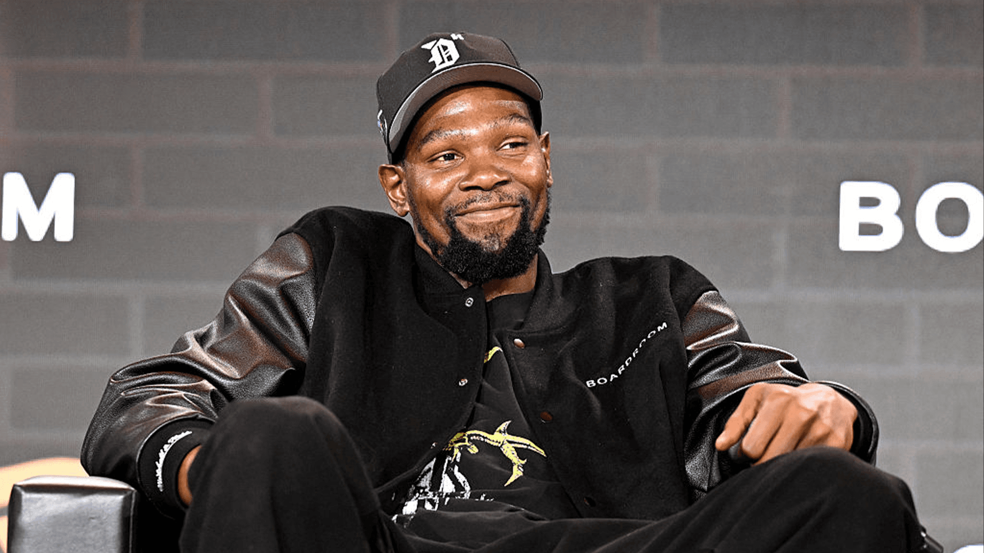 Kevin Durant Signs Deal With Qatar Sports Investments To Become An Investor In Paris Saint-Germain Kevin Durant Signs Deal With Qatar Sports Investments To Become An Investor In Paris Saint-Germain