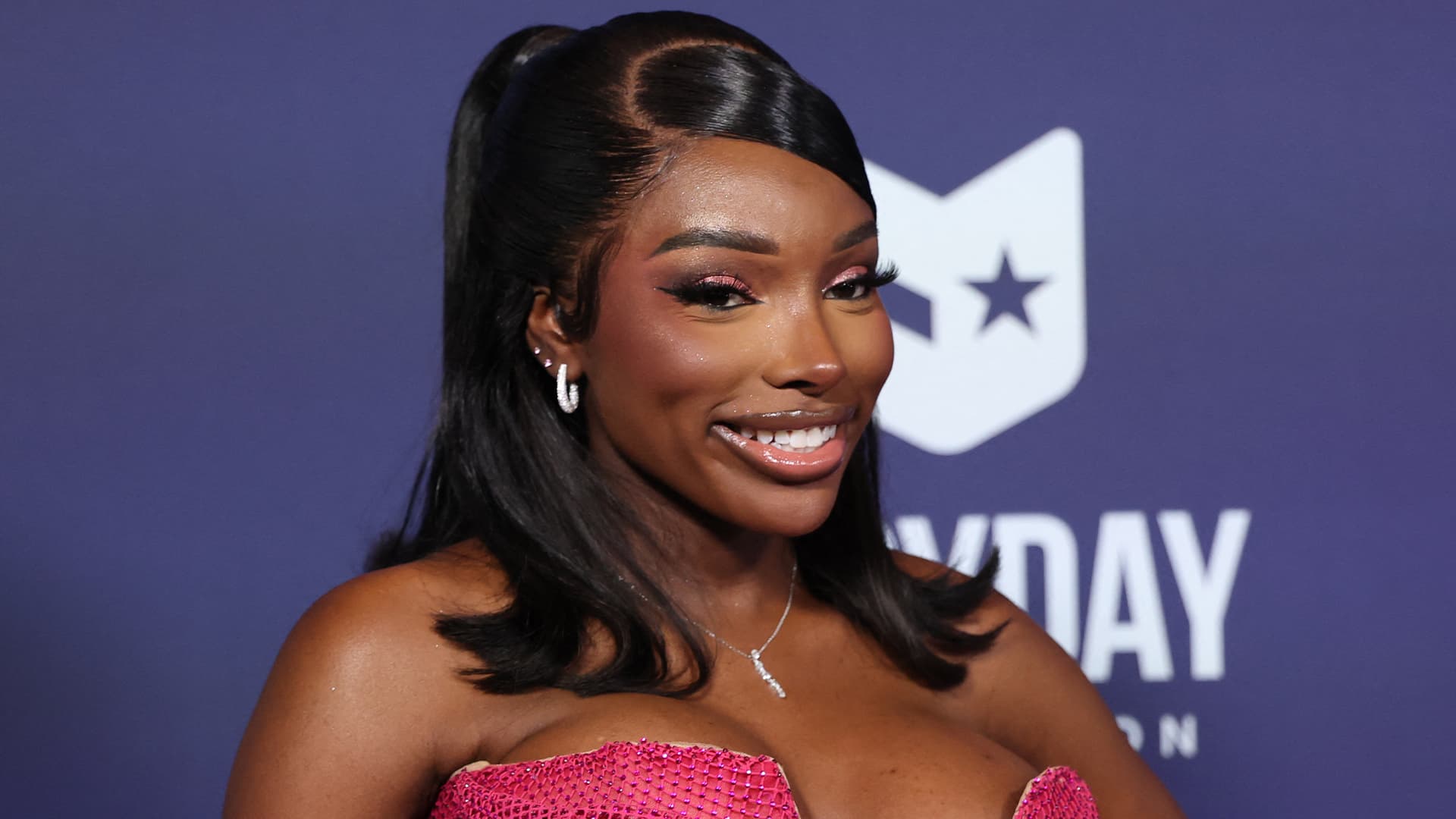 JaNa Craig Already Had A Budding Empire Prior To 'Love Island,' Now It's Only Grown Bigger With Her Platform JaNa Craig Already Had A Budding Empire Prior To 'Love Island,' Now It's Only Grown Bigger With Her Platform