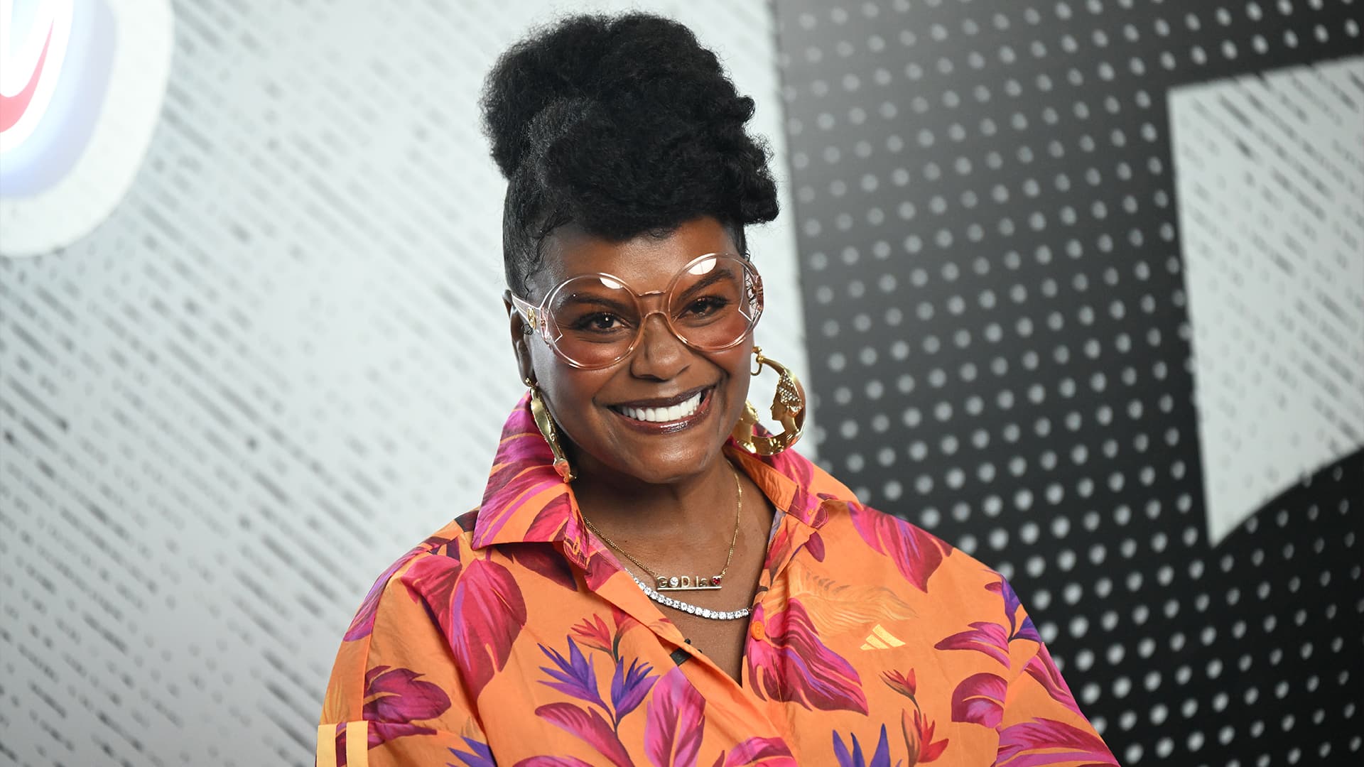 Tabitha Brown Reveals She Was Advised To Stay Off Social Media As An Aspiring Actress — ‘I Chose To Lean In, And It Changed My Life’ Tabitha Brown Reveals She Was Advised To Stay Off Social Media As An Aspiring Actress — ‘I Chose To Lean In, And It Changed My Life’