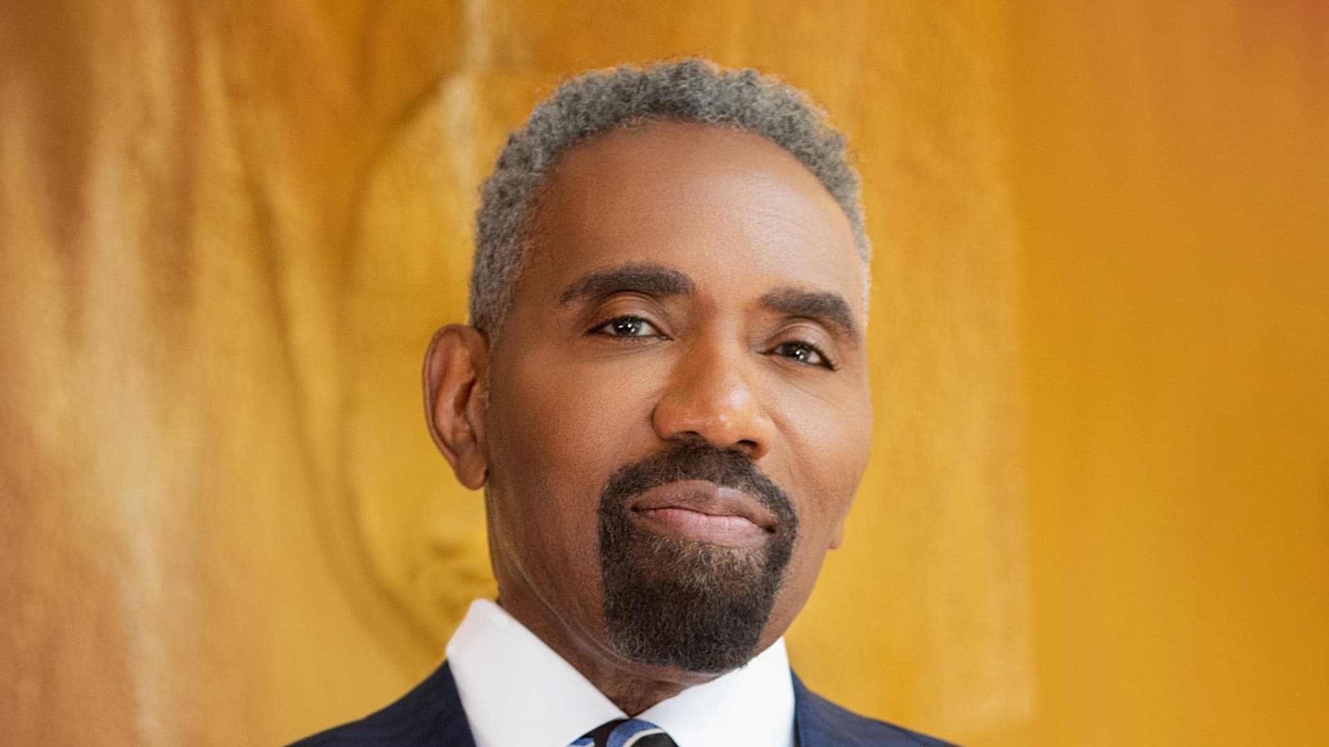 Louis Carr Appointed President Of BET With Promise To Lead By Principles Of 'Community, Culture, And Connection' Louis Carr Appointed President Of BET With Promise To Lead By Principles Of 'Community, Culture, And Connection'