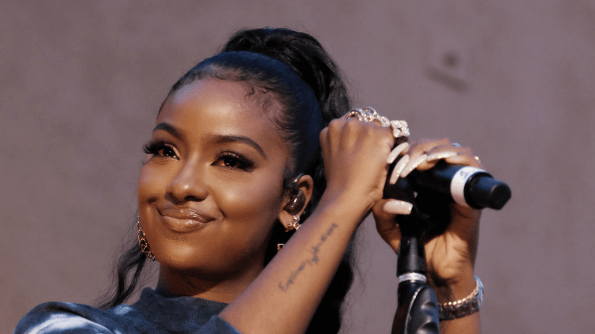 Justine Skye Taps Into The $13B Wig Industry Starting With A Collection Under Parfait, A Black-Owned Artificial Intelligence Wig Brand Justine Skye Taps Into The $13B Wig Industry Starting With A Collection Under Parfait, A Black-Owned Artificial Intelligence Wig Brand